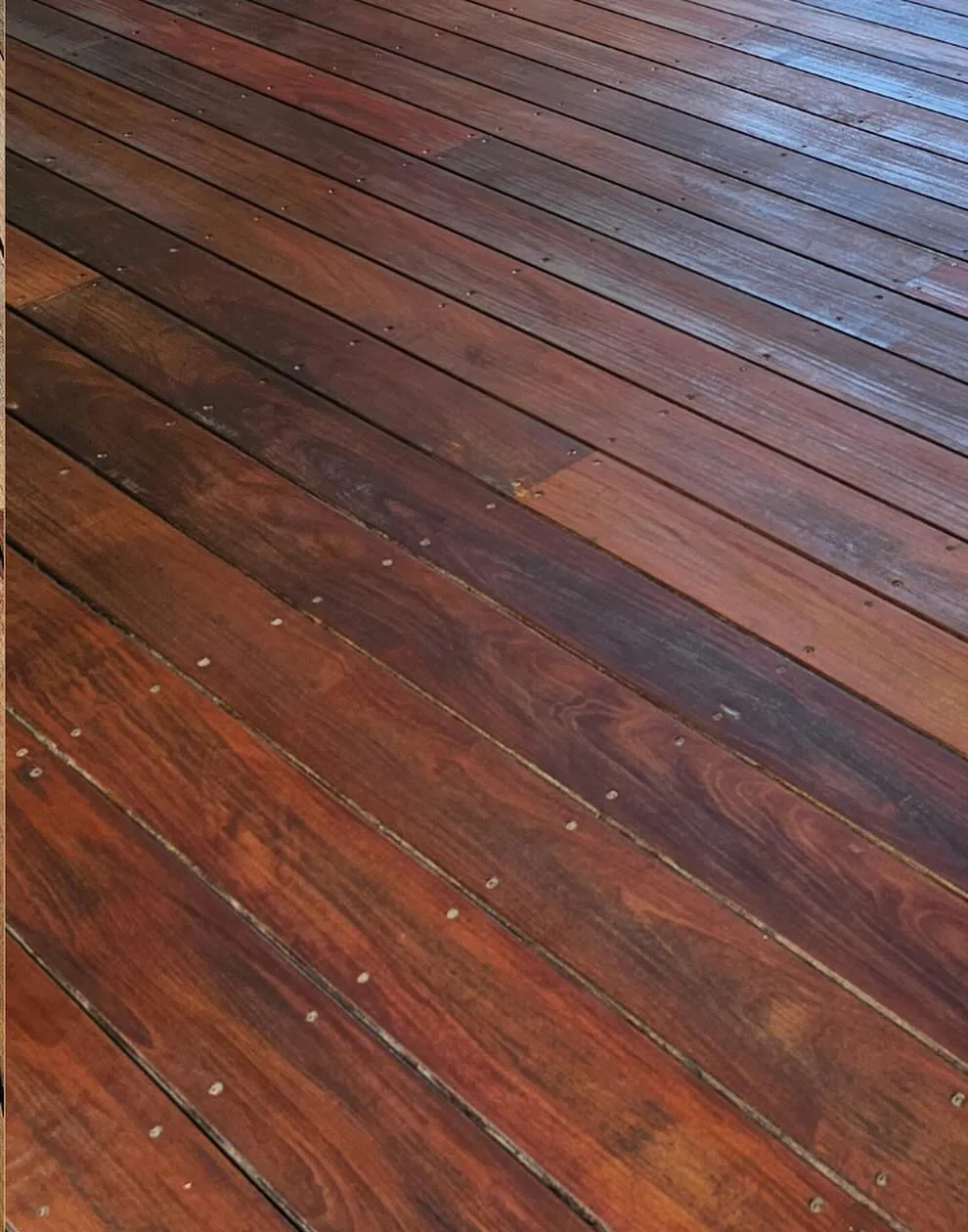 Terrasse protégée par une huile